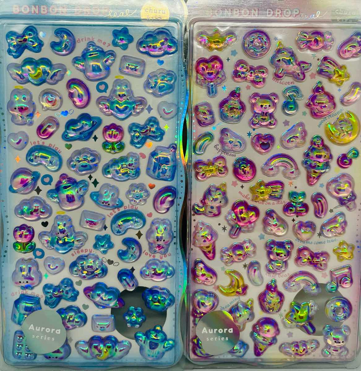 Macro shot of glitter and holographic accents on stickers / ステッカーに入ったラメ・ホログラムのマクロ寄りショット